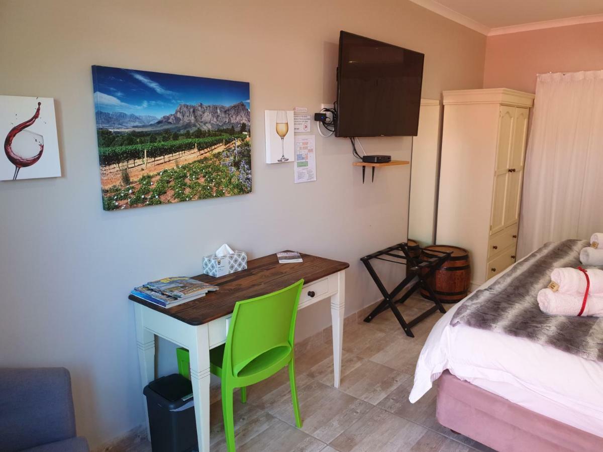 Dilisca Guesthouse ダーバンヴィル エクステリア 写真